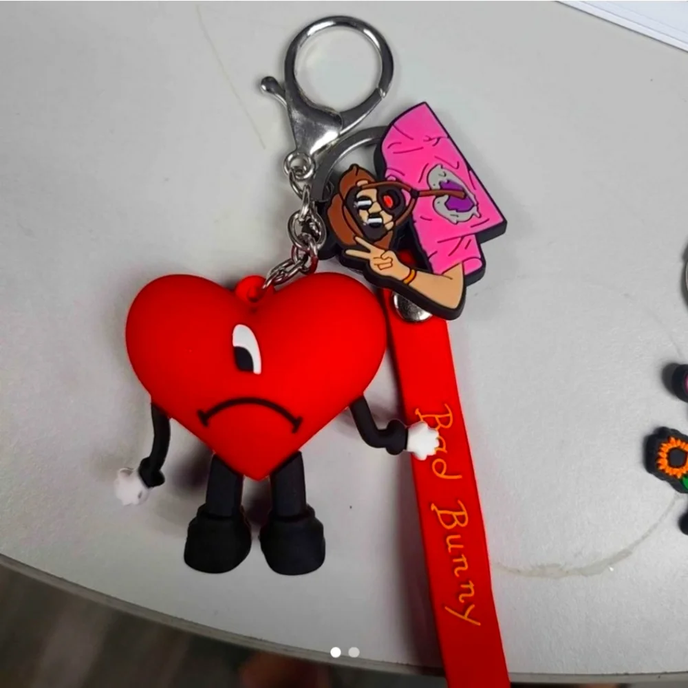 Bad bunny key chain 2pc
